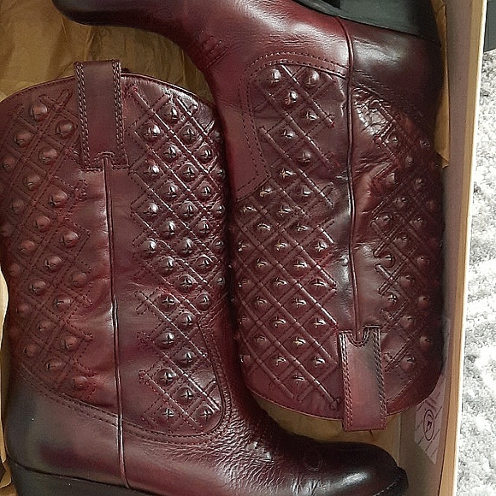 Shoes - Picture 9 of 10